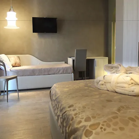 Notti O' Tunn Luxury Rooms In Centro-2